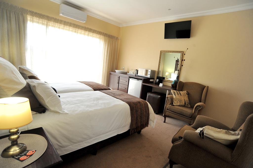 Sunset Manor Guest House Potchefstroom Exterior foto