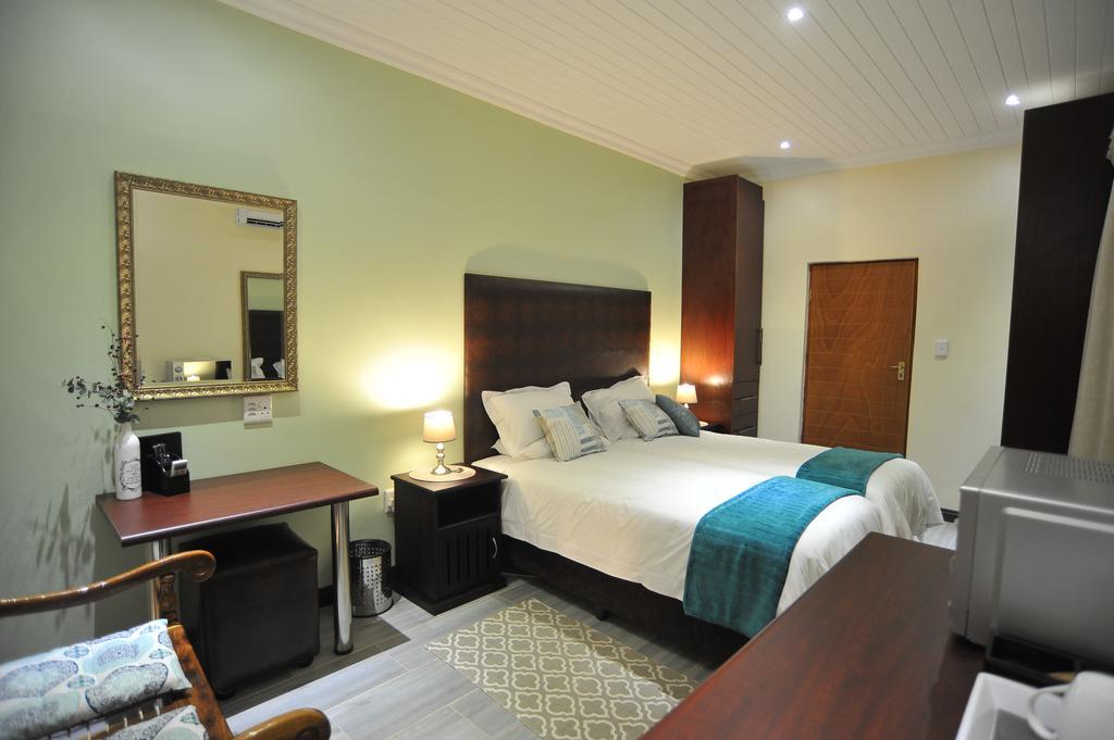Sunset Manor Guest House Potchefstroom Exterior foto