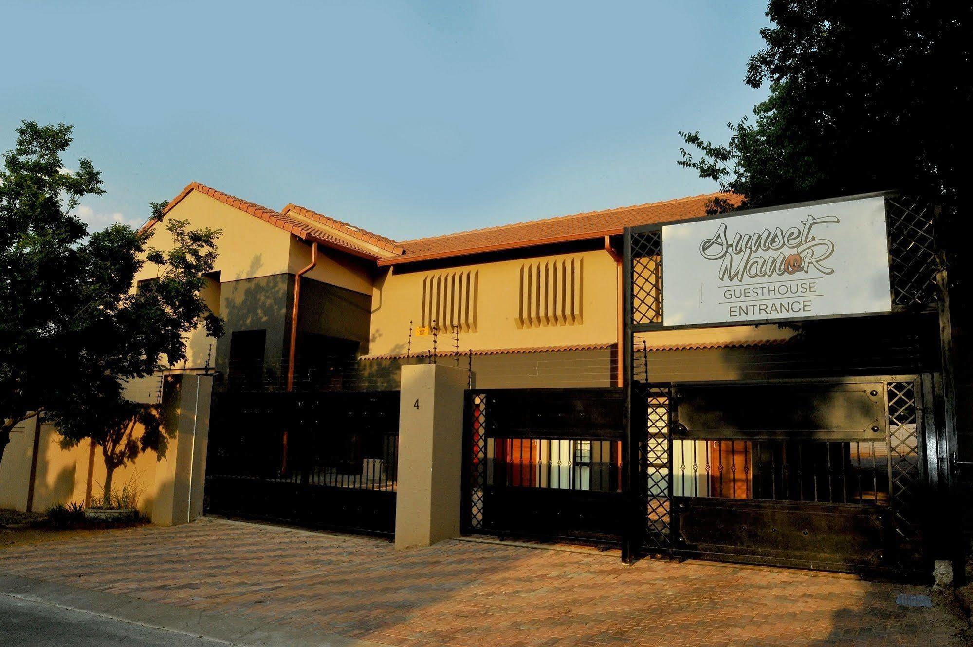 Sunset Manor Guest House Potchefstroom Exterior foto